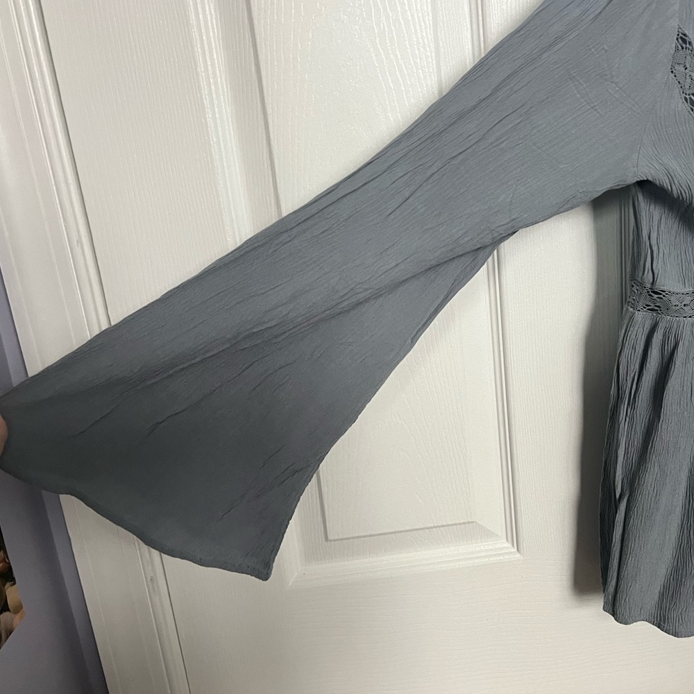 Gray American Eagle Patterned Blouse - image 4